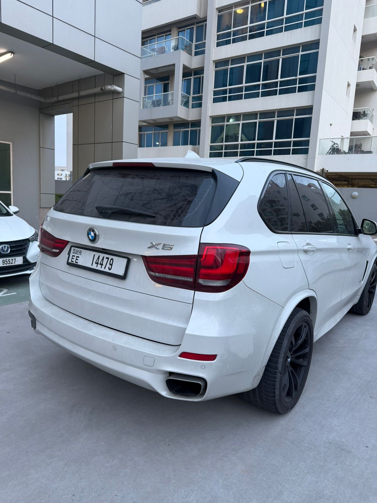 白色的 宝马 X5 M 比赛 2016 年